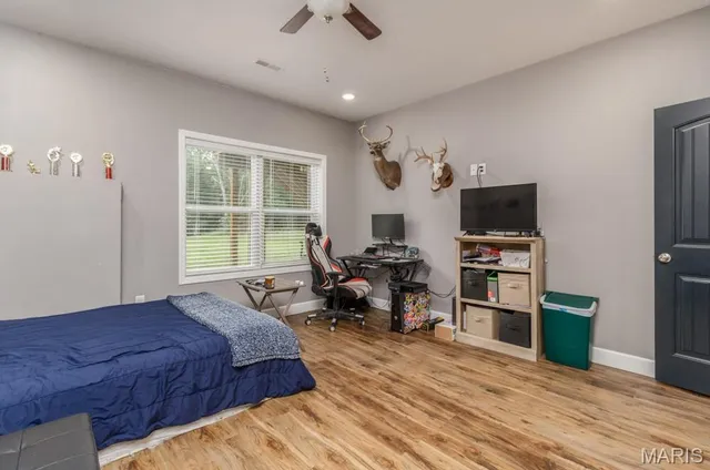 $899,900 | 25243 Highway 32, Lebanon, MO 65536