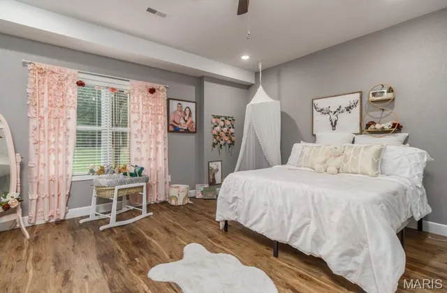 $899,900 | 25243 Highway 32, Lebanon, MO 65536