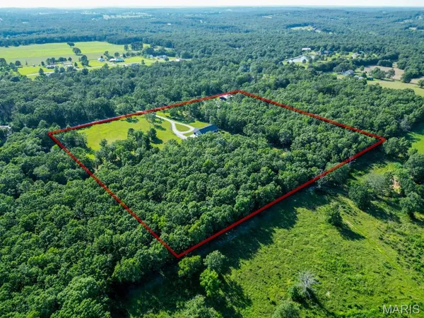 $899,900 | 25243 Highway 32, Lebanon, MO 65536