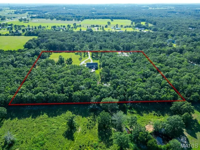 $899,900 | 25243 Highway 32, Lebanon, MO 65536