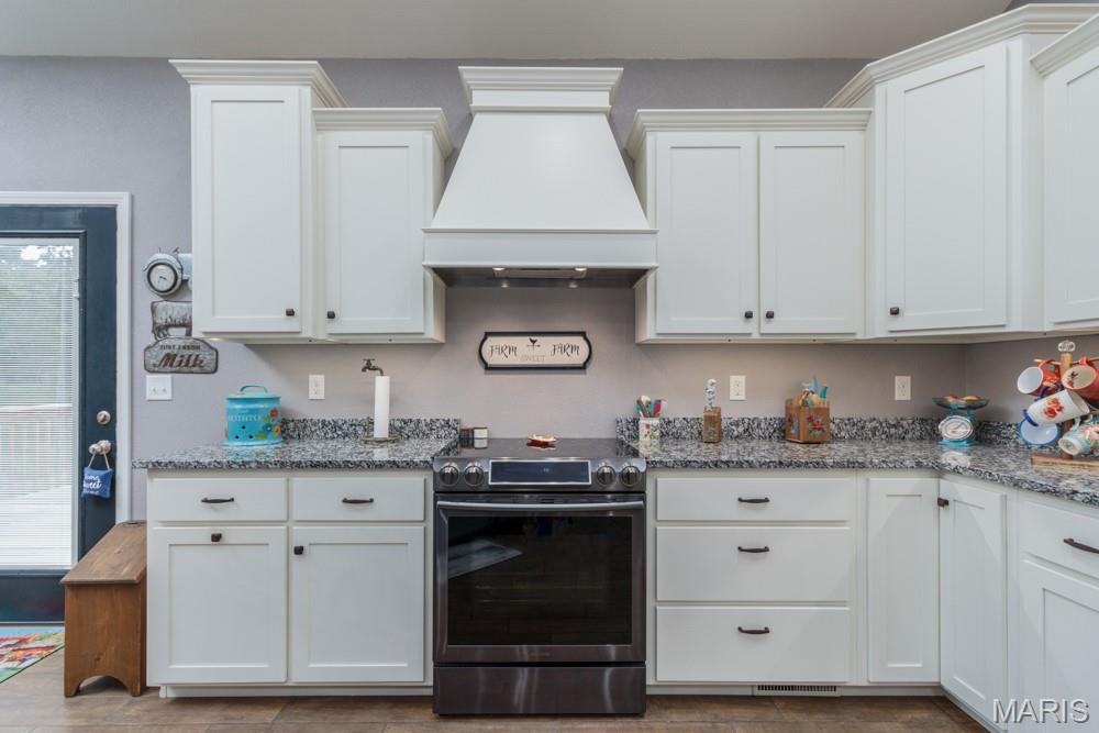 25243 Highway 32 Lebanon, MO 65536 - Photo 9 of 65