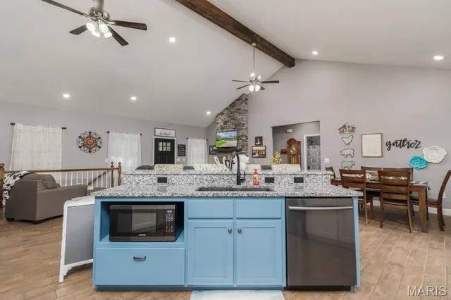 $899,900 | 25243 Highway 32, Lebanon, MO 65536