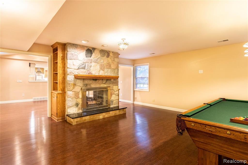 33414 Old Timber Road Farmington, MI 48331 - Photo 14 of 36