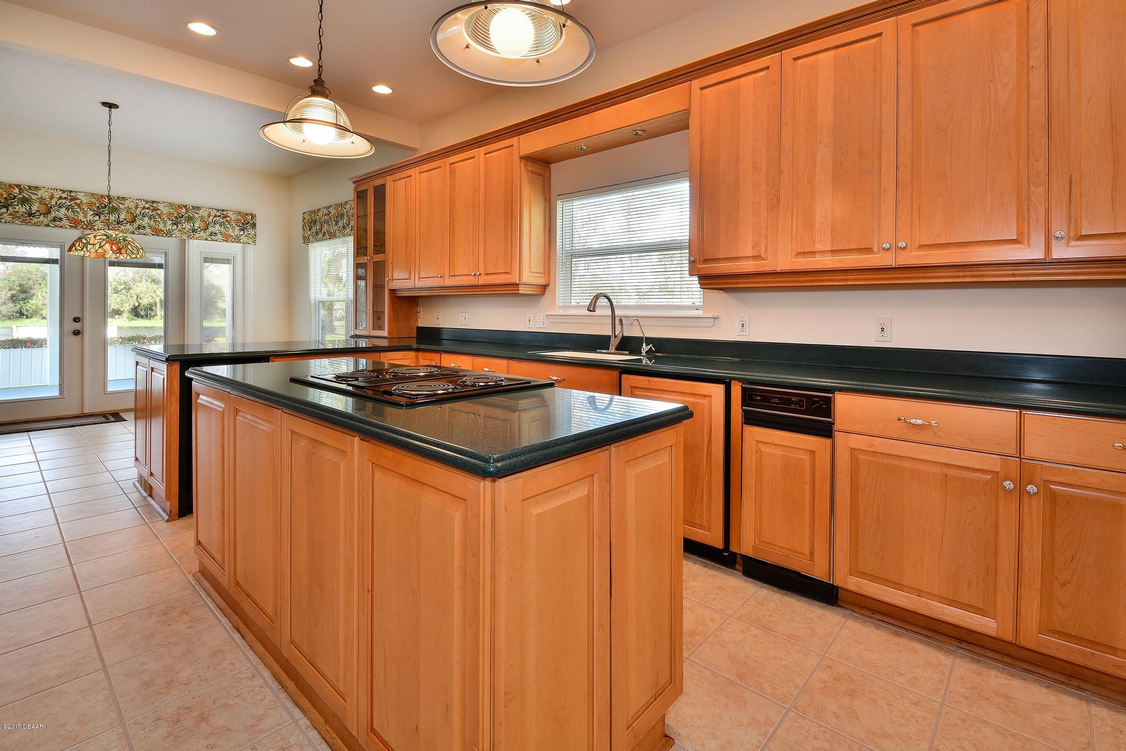 2244 Hontoon Road DeLand, FL 32720 - Photo 10 of 39 Kitchen