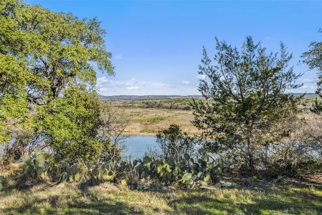 $1,750,000 | 26216 Countryside Drive, Spicewood, TX 78669