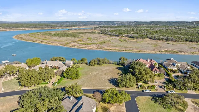 $1,750,000 | 26216 Countryside Drive, Spicewood, TX 78669