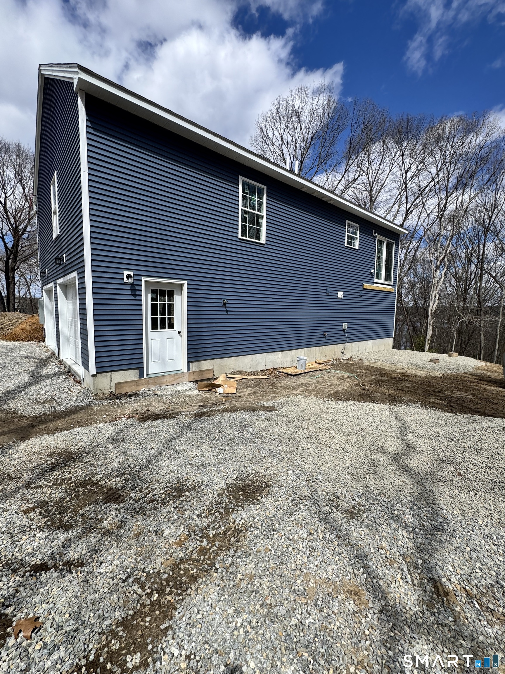11 Mamacoke Road Waterford, CT 06375 - Photo 2 of 17
