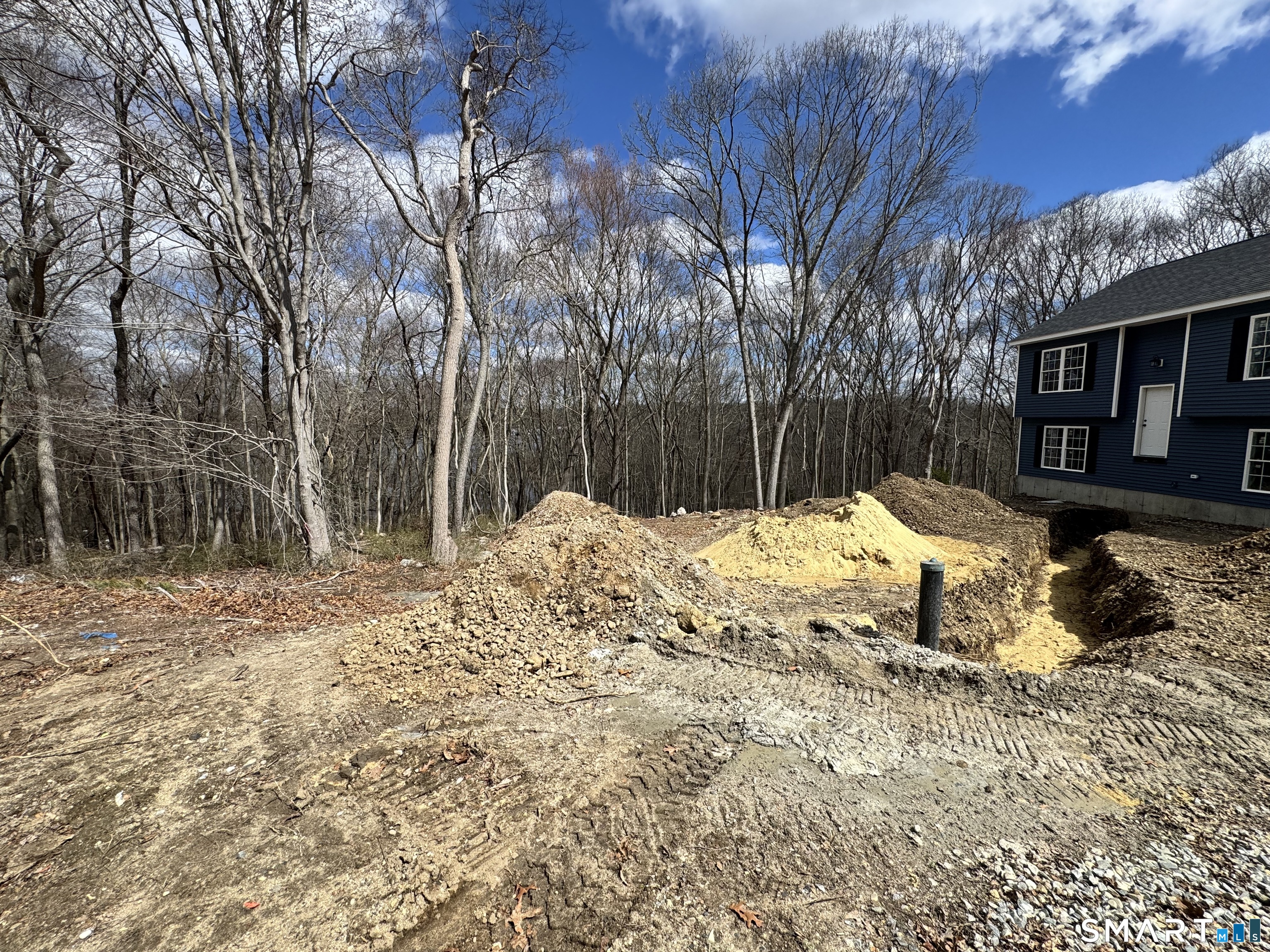 11 Mamacoke Road Waterford, CT 06375 - Photo 3 of 17