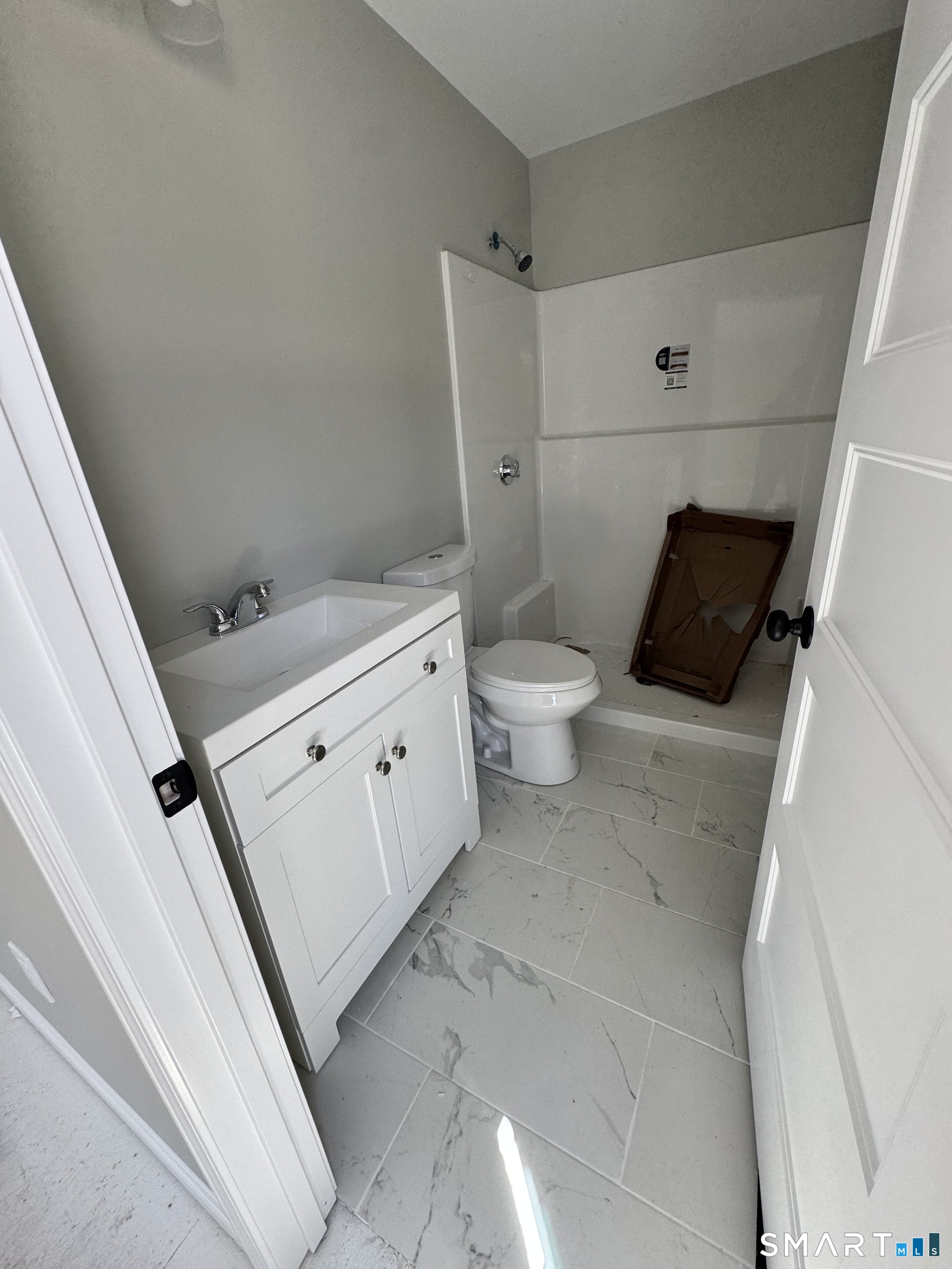 11 Mamacoke Road Waterford, CT 06375 - Photo 4 of 17