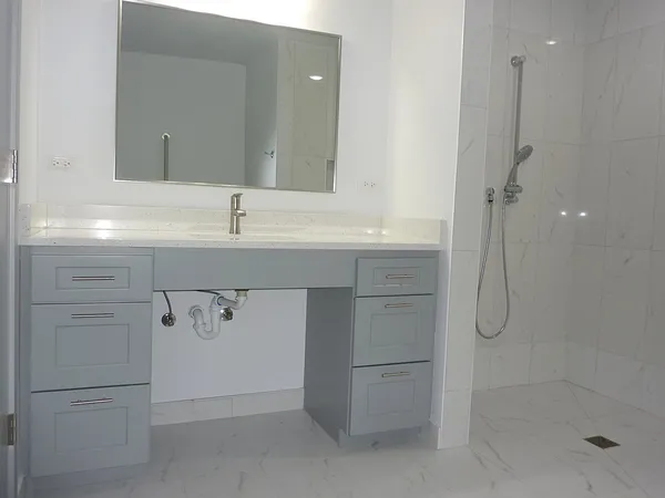 $2,150 | 9522 South 53rd Avenue, Unit 1N, Oak Lawn, IL 60453