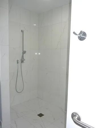 $2,150 | 9522 South 53rd Avenue, Unit 1N, Oak Lawn, IL 60453