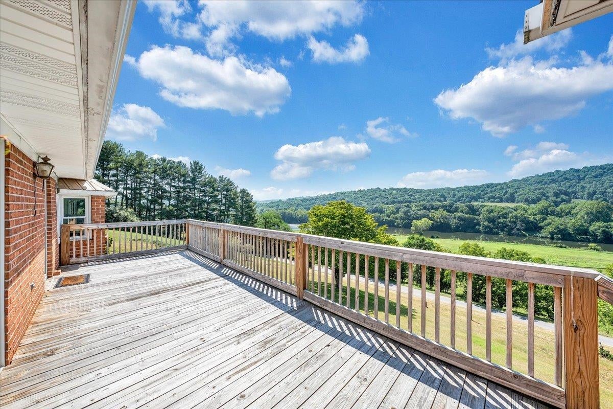 2162 Reed Creek Drive Draper, VA 24324 - Photo 7 of 67 Gallery Image 7