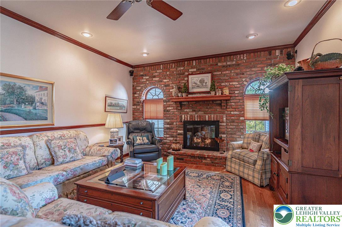 460 Bridle Path Road Bethlehem, PA 18017 - Photo 17 of 59 Family room