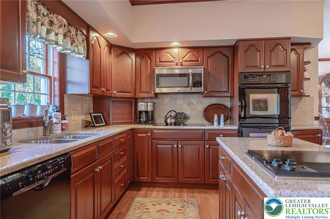 460 Bridle Path Road Bethlehem, PA 18017 - Photo 22 of 59 Loads of cabinets, granite counters