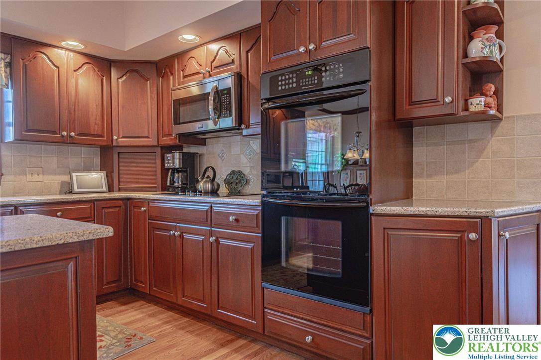 460 Bridle Path Road Bethlehem, PA 18017 - Photo 23 of 59 Double ovens, flat cooktop, built-in microwave