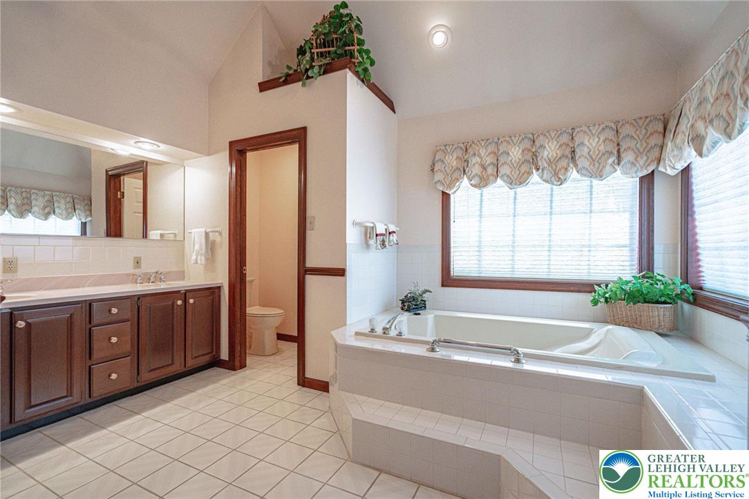 460 Bridle Path Road Bethlehem, PA 18017 - Photo 40 of 59 En-suite bath with garden tub.