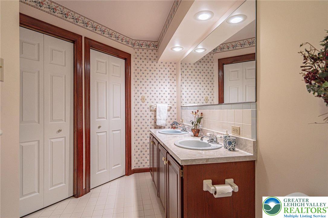 460 Bridle Path Road Bethlehem, PA 18017 - Photo 45 of 59 Hall bath with 2 linen closets