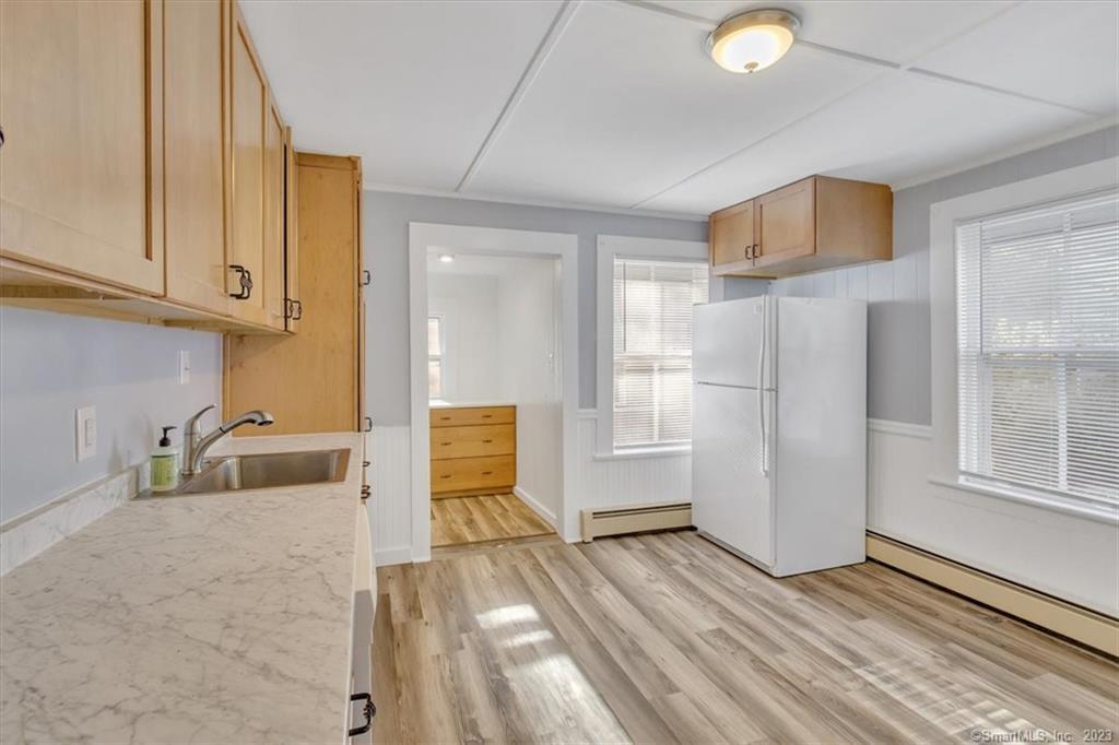 56 Winter Street Manchester, CT 06040 - Photo 11 of 36