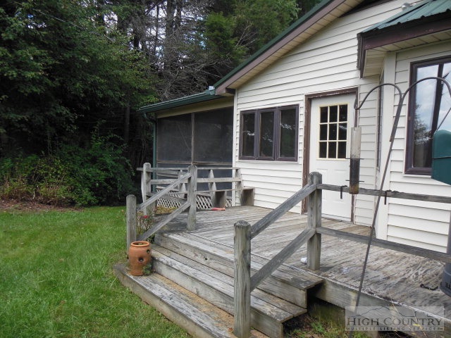 59 Raspberry Lane Sparta, NC 28675 - Photo 3 of 30 Gallery Image 3