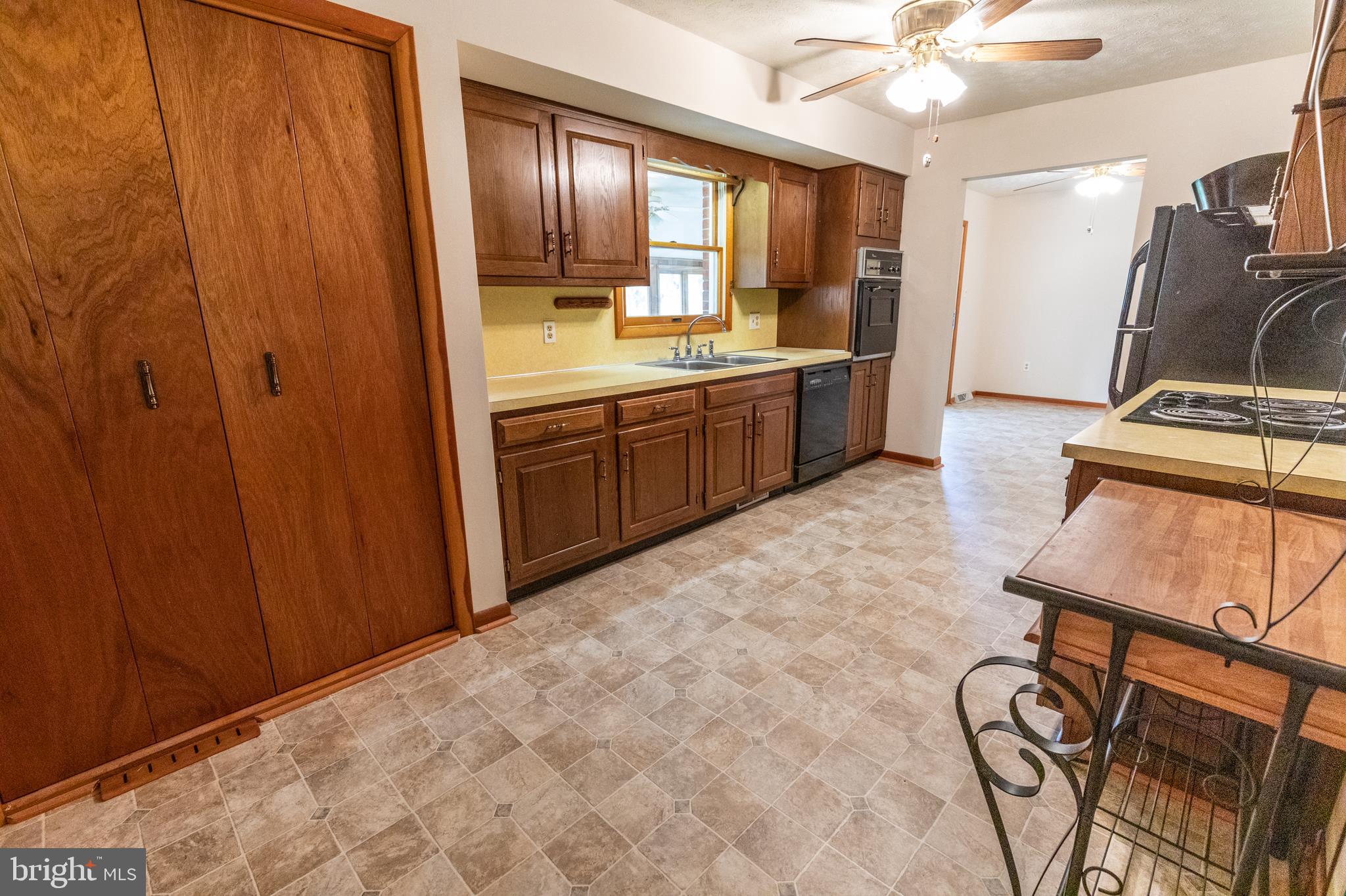 175 Camp Frame Road Hedgesville, WV 25427 - Photo 12 of 57 Large pantry allows for ample storage