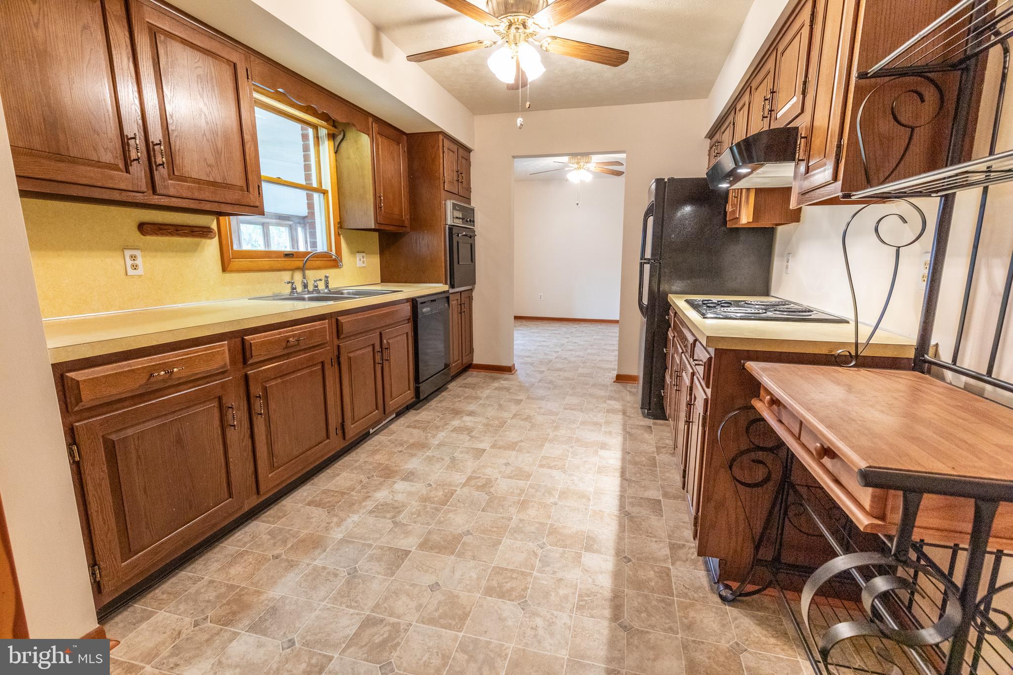 175 Camp Frame Road Hedgesville, WV 25427 - Photo 16 of 57 allows for efficient and easy flow cooking