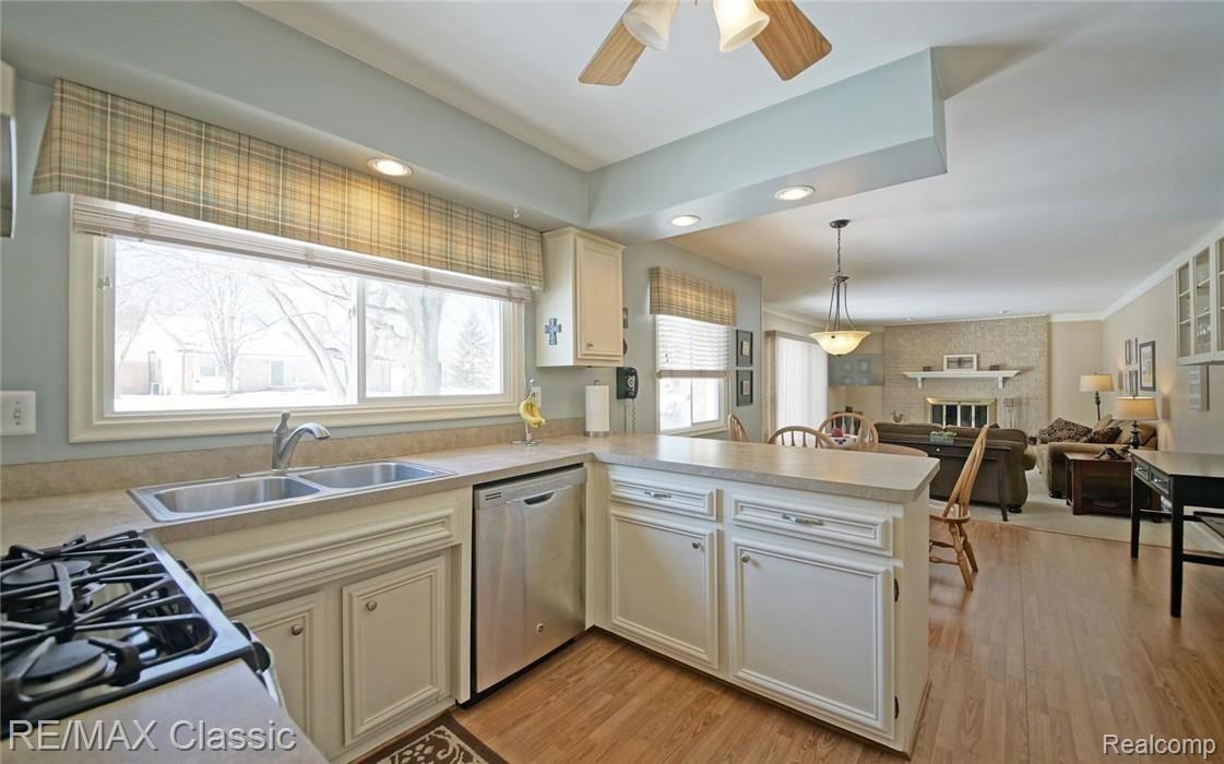 11799 Wildwing Road Plymouth, MI 48170 - Photo 7 of 26 7-photo-web-1680x1050-183537.jpg
