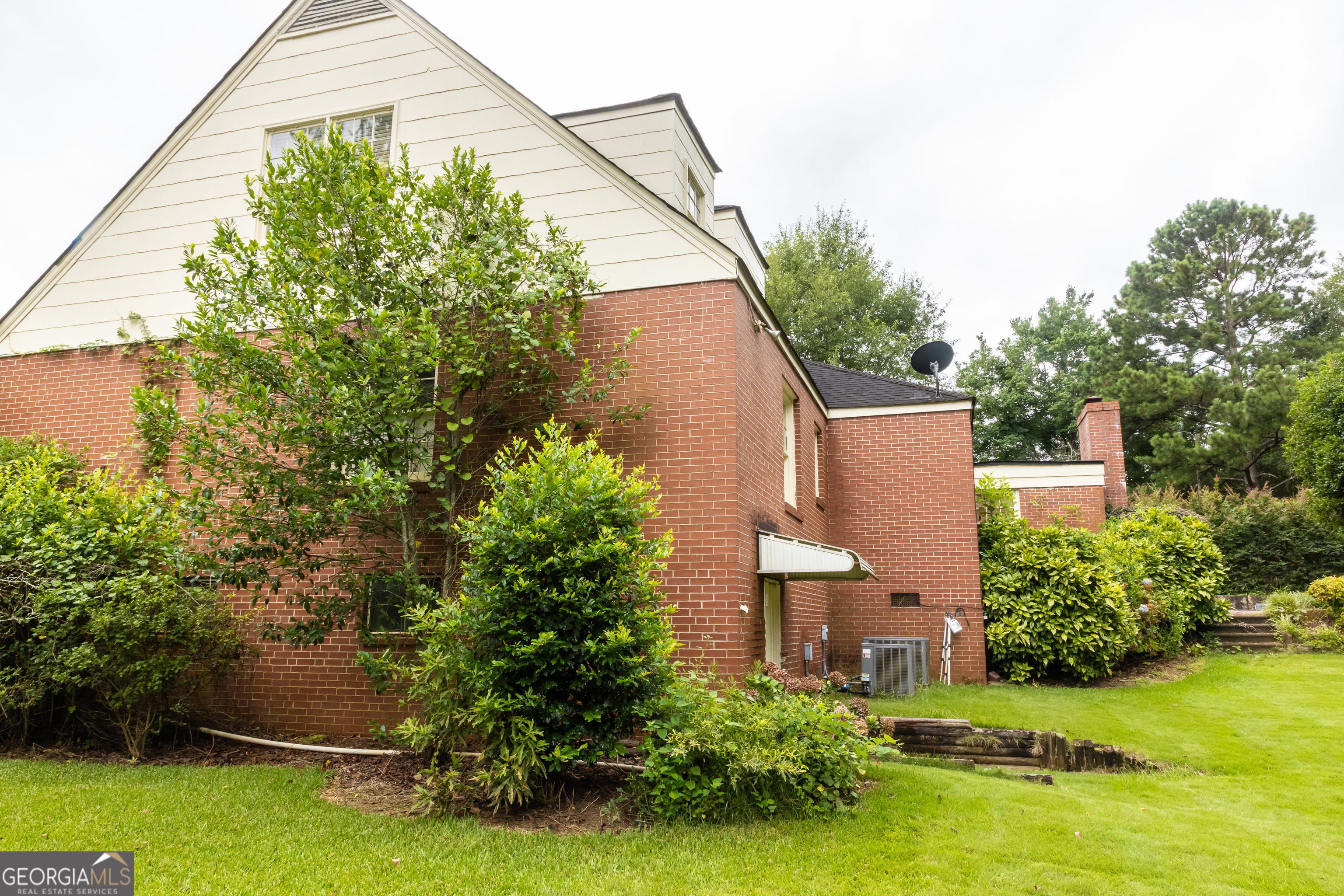 314 Cherokee Road Thomaston, GA 30286 - Photo 31 of 46 aerial view of a house with a yard and sitting area
