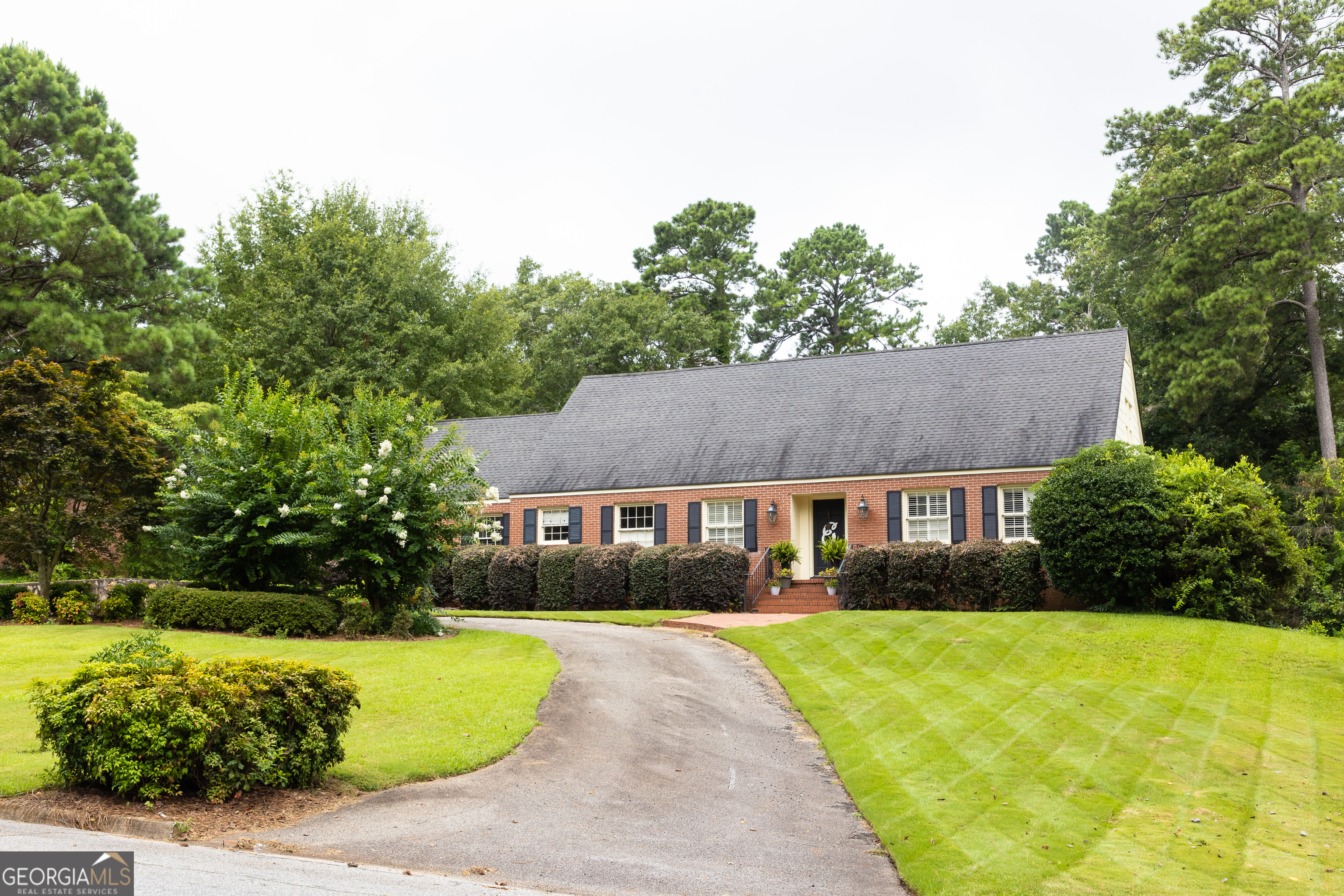 314 Cherokee Road Thomaston, GA 30286 - Photo 46 of 46 a front view of house with yard and green space