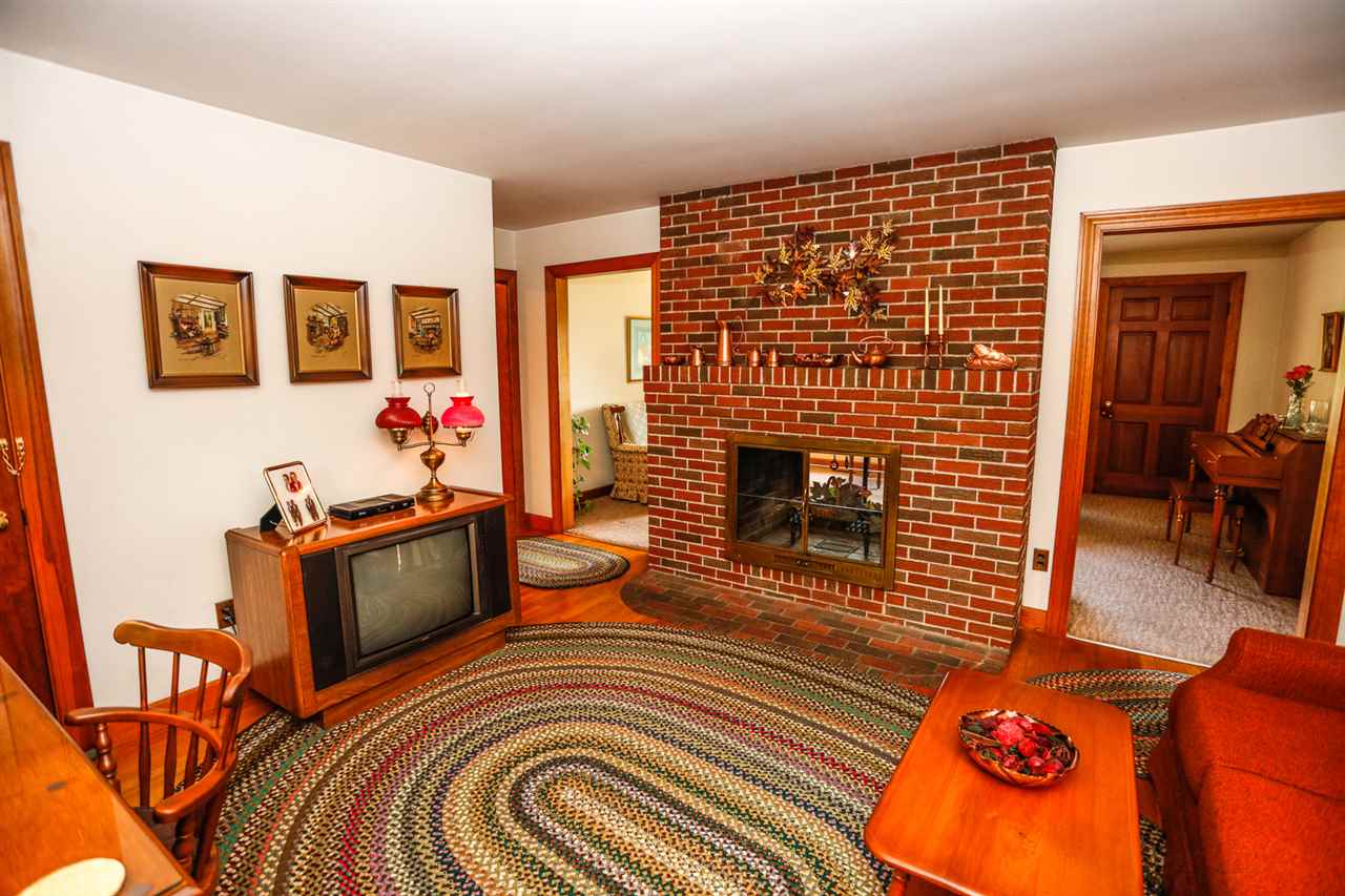 52 Mammoth Road Windham, NH 03087 - Photo 16 of 26