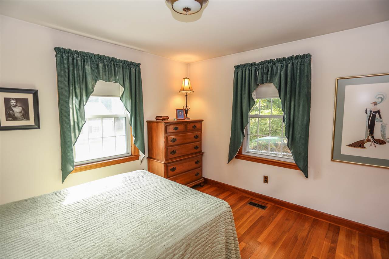 52 Mammoth Road Windham, NH 03087 - Photo 18 of 26