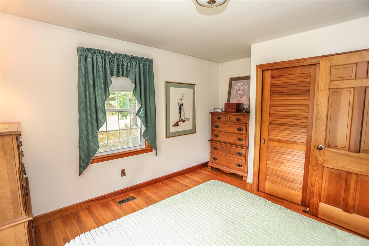 52 Mammoth Road Windham, NH 03087 - Photo 19 of 26