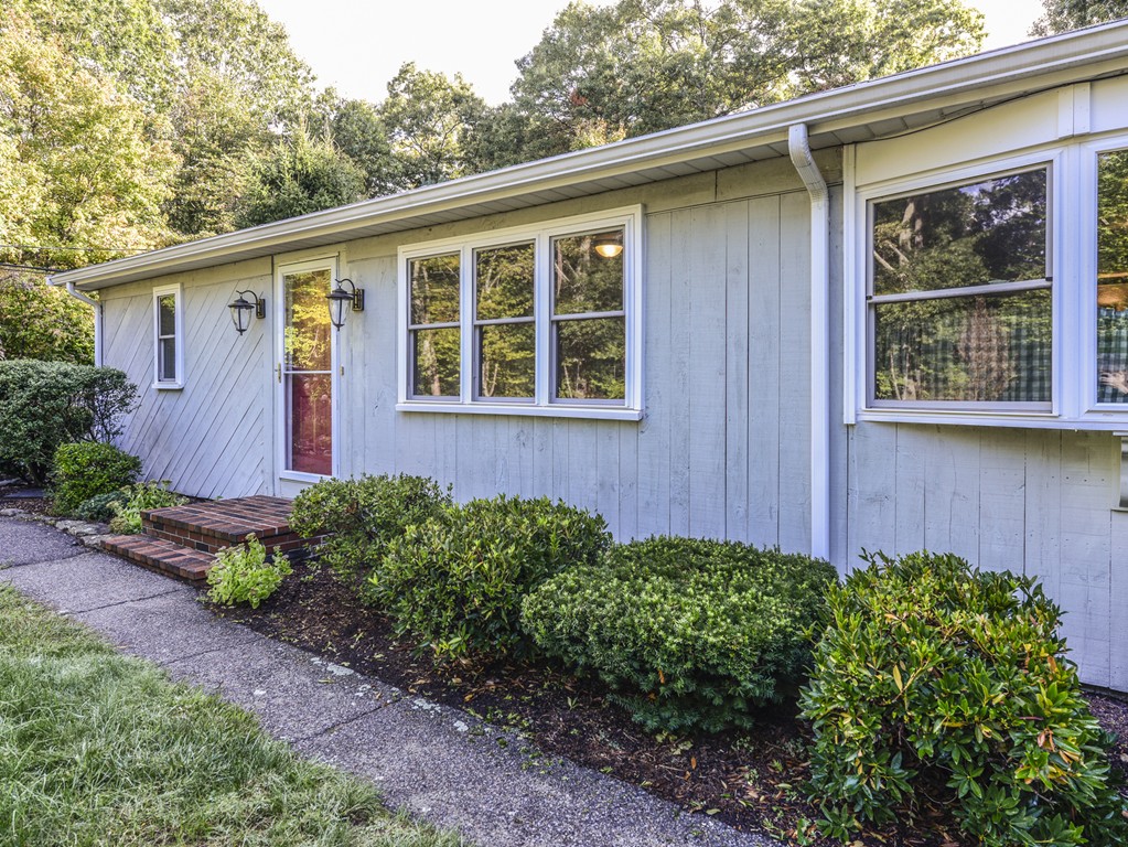 146 Allen Road Easton, MA 02356 - Photo 3 of 39 Gallery Image 3