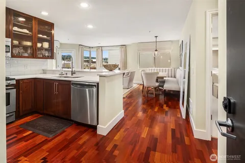 $849,500 | 220 1st Street, Unit 310, Kirkland, WA 98033