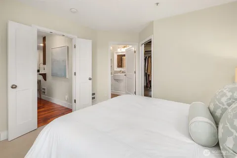 $849,500 | 220 1st Street, Unit 310, Kirkland, WA 98033