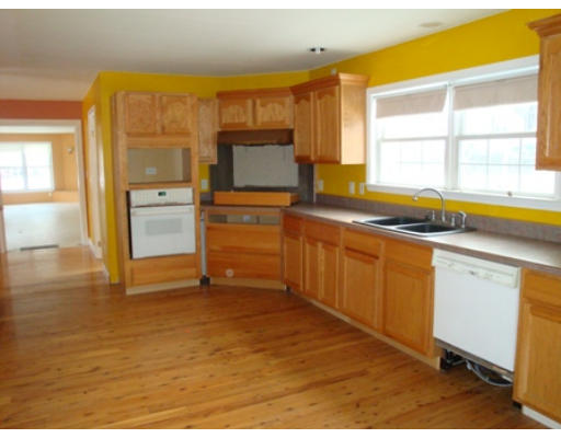211 Main Street, Unit 1 Reading, MA 01867 - Photo 3 of 20 Gallery Image 3