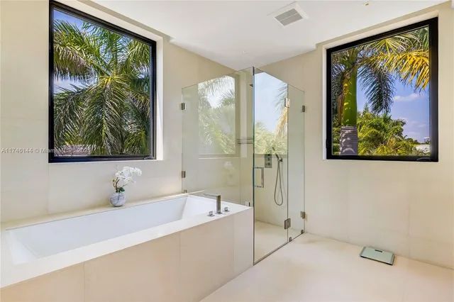 $9,875,000 | 250 Ocean Boulevard, Golden Beach, FL 33160