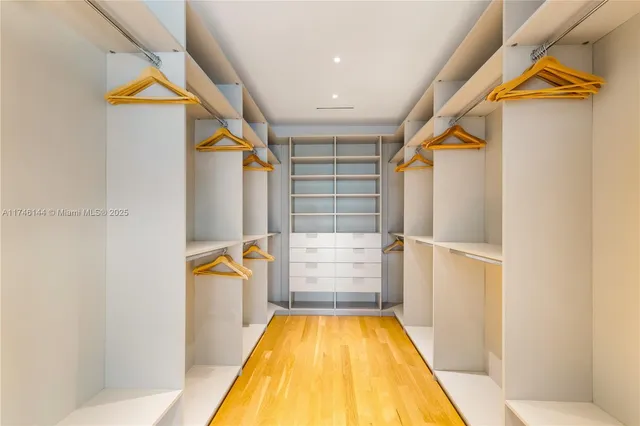 $9,875,000 | 250 Ocean Boulevard, Golden Beach, FL 33160