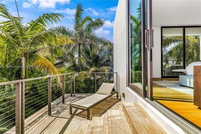 $9,875,000 | 250 Ocean Boulevard, Golden Beach, FL 33160