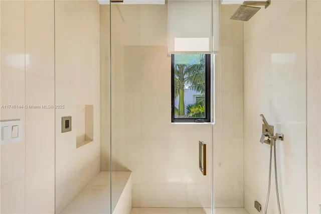 $9,875,000 | 250 Ocean Boulevard, Golden Beach, FL 33160