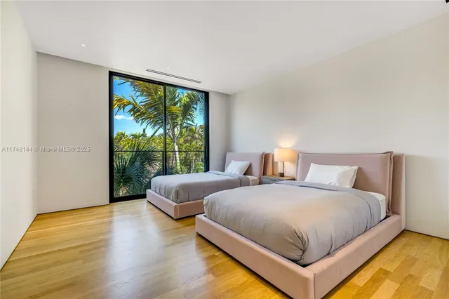 $9,875,000 | 250 Ocean Boulevard, Golden Beach, FL 33160