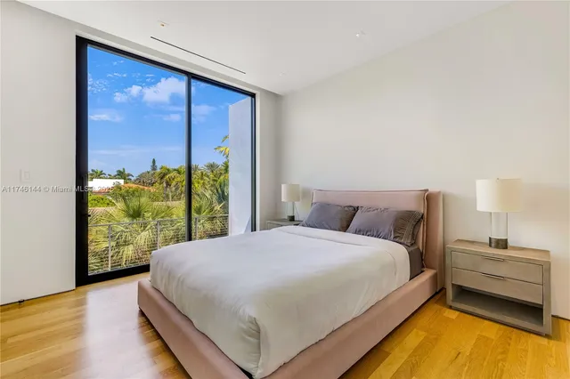 $9,875,000 | 250 Ocean Boulevard, Golden Beach, FL 33160