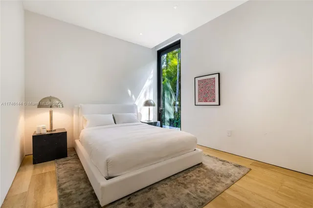 $9,875,000 | 250 Ocean Boulevard, Golden Beach, FL 33160