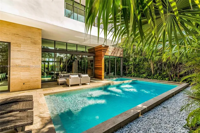 $9,875,000 | 250 Ocean Boulevard, Golden Beach, FL 33160