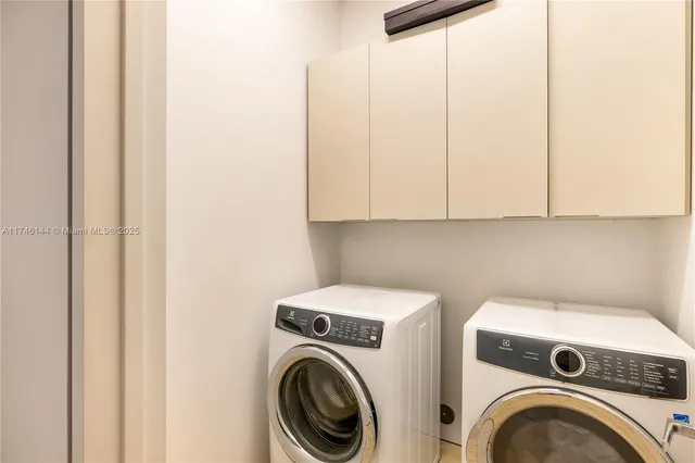 $9,875,000 | 250 Ocean Boulevard, Golden Beach, FL 33160