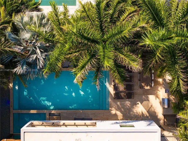 $9,875,000 | 250 Ocean Boulevard, Golden Beach, FL 33160