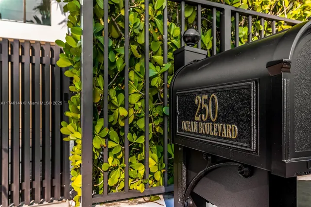 $9,875,000 | 250 Ocean Boulevard, Golden Beach, FL 33160