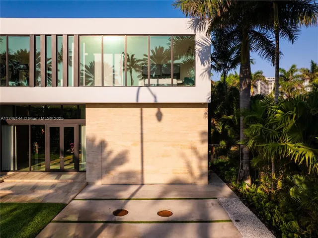 $9,875,000 | 250 Ocean Boulevard, Golden Beach, FL 33160