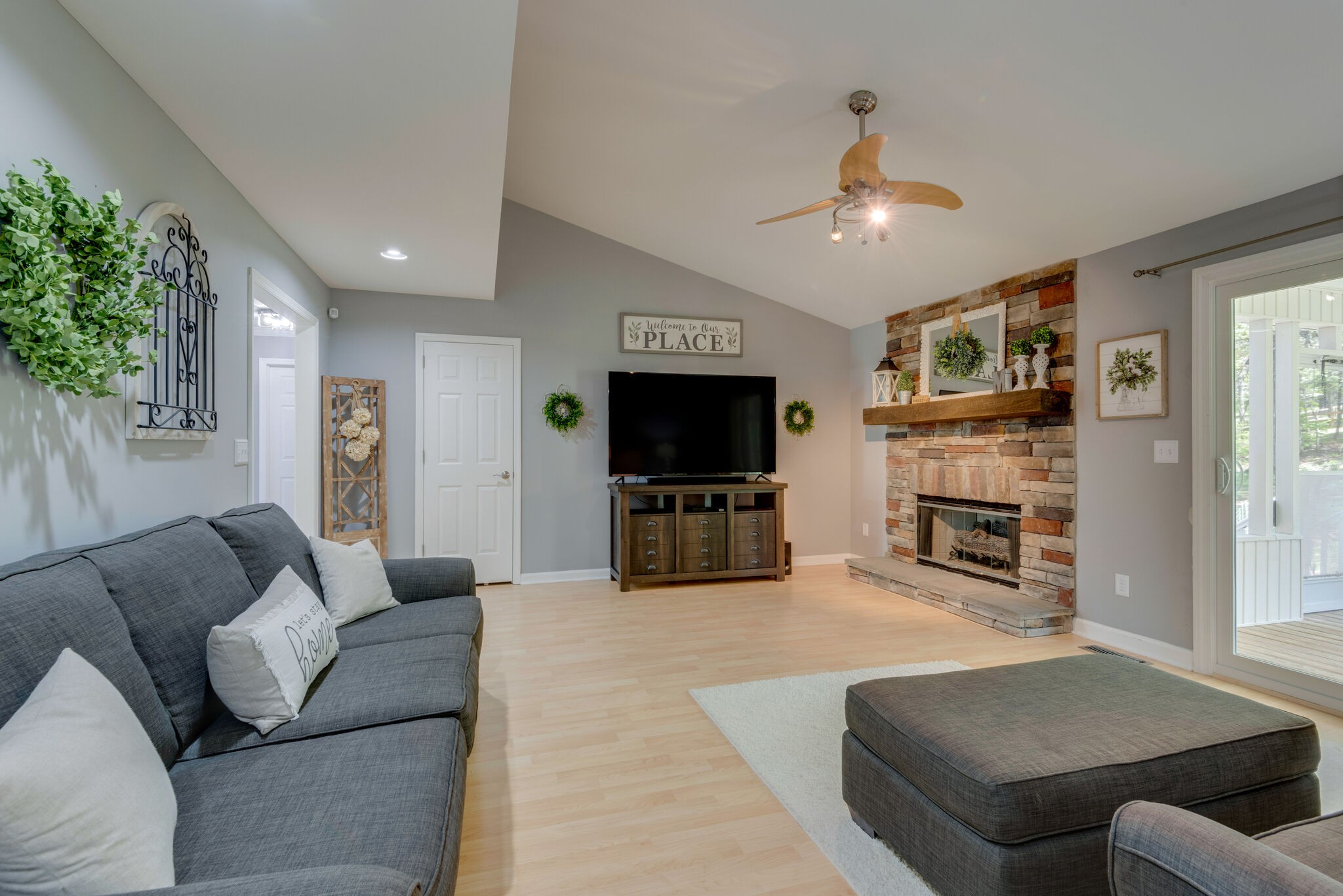 1110 Ridgecrest Drive Dickson, TN 37055 - Photo 8 of 41 Gallery Image 8
