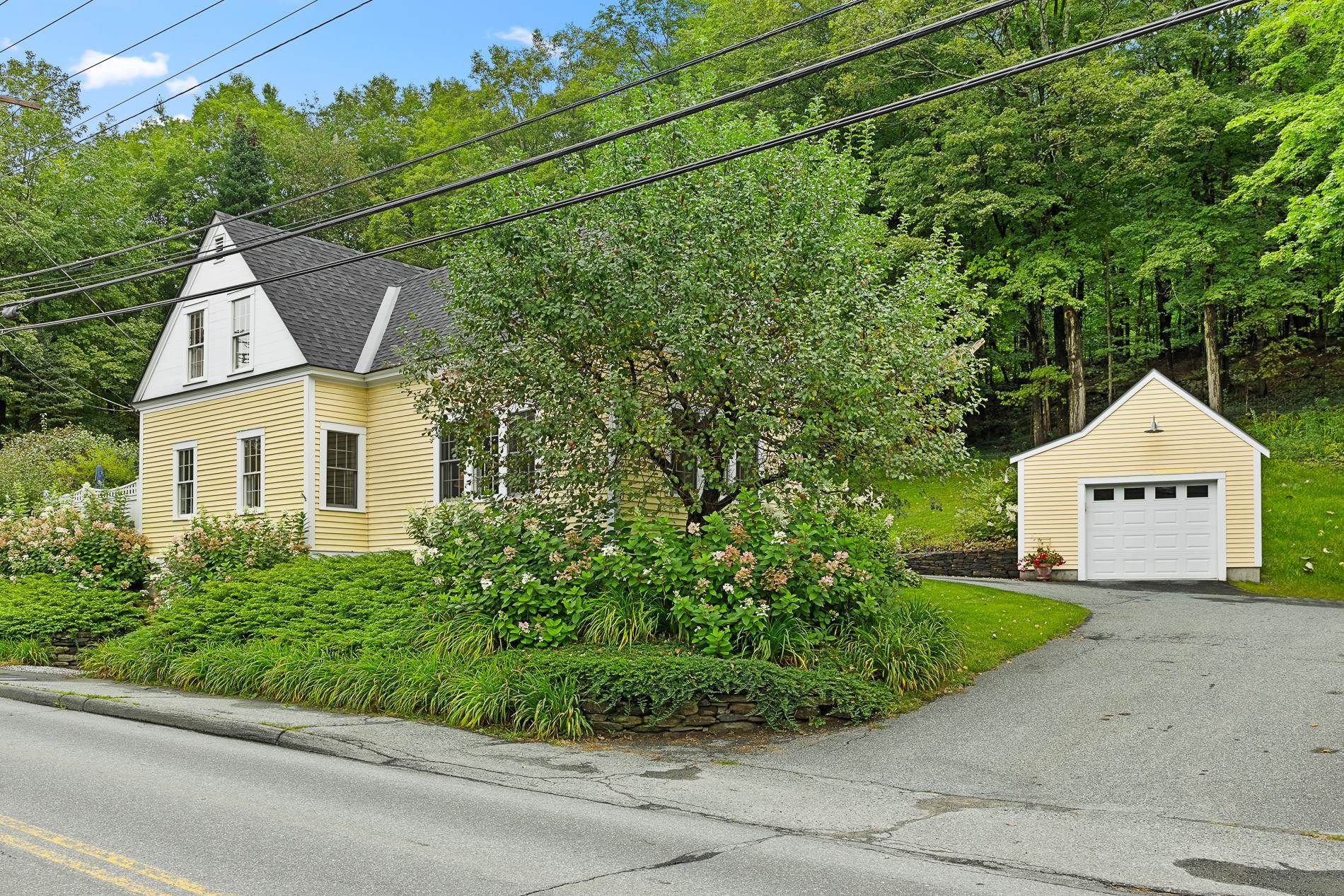 458 Main Street Norwich, VT 05055 - Photo 2 of 40 Gallery Image 2