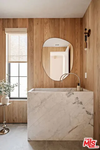 $4,995,000 | 11621 Hesby Street, Valley Village, CA 91601